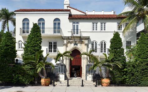 villa versace miami proprietario|versace's house in miami.